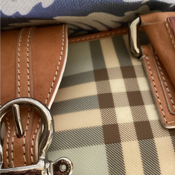 Burberry bag - Picture 7 of 13